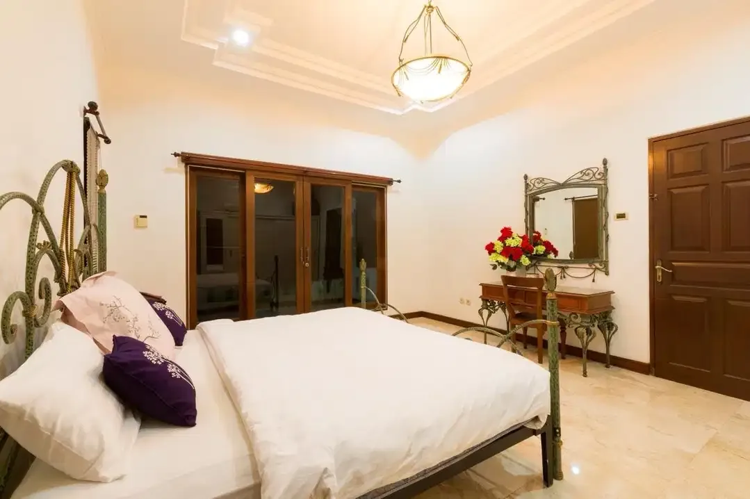 Vintage villa in banjar semer for sale - Image 5 of 10