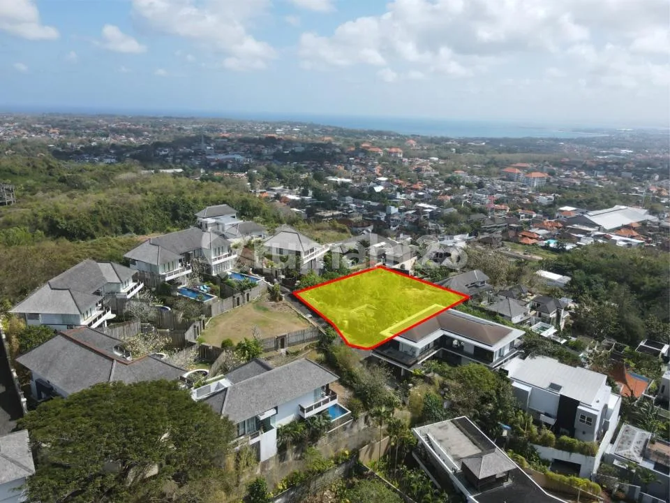 Dijual - Tanah Menarik dengan Pemandangan Laut yang Indah di Jimbaran, Ideal untuk Villa, Rumah Maupun Investasi, Dekat dengan Garuda Wisnu Kencana - Image 2 of 4