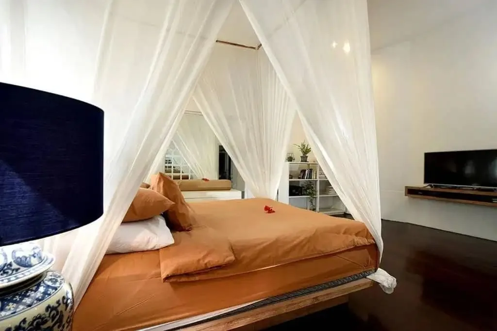Villa 4 Kamar Tidur Lokasi di dekat Pantai Berawa Canggu - Image 7 of 10