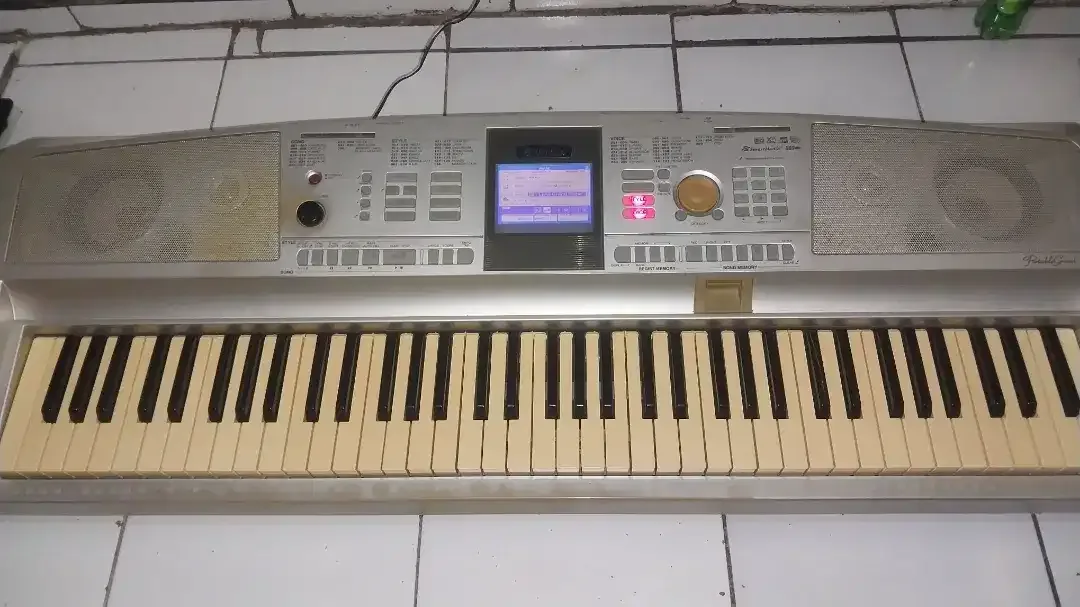 keyboard organ piano yamaha dgx 305 - Image 1 of 4