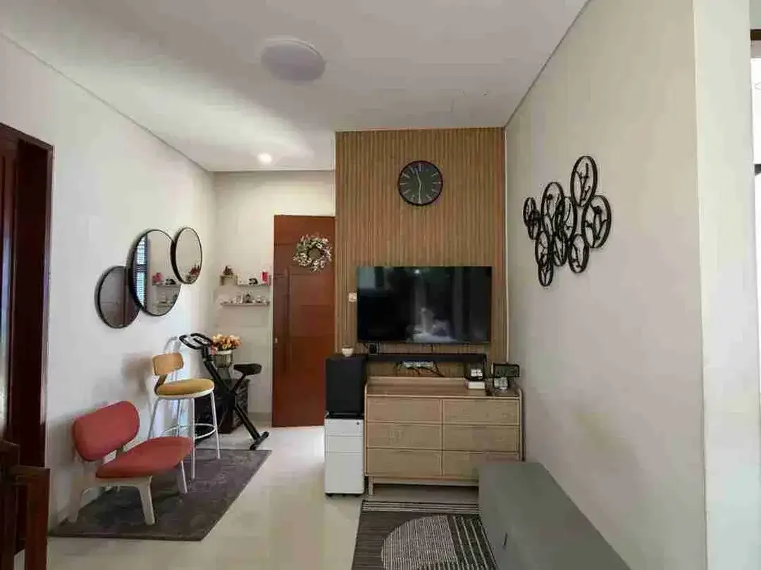 Rumah 2 Lantai di Renon Fully Furnished Parkir Luas - Image 4 of 10