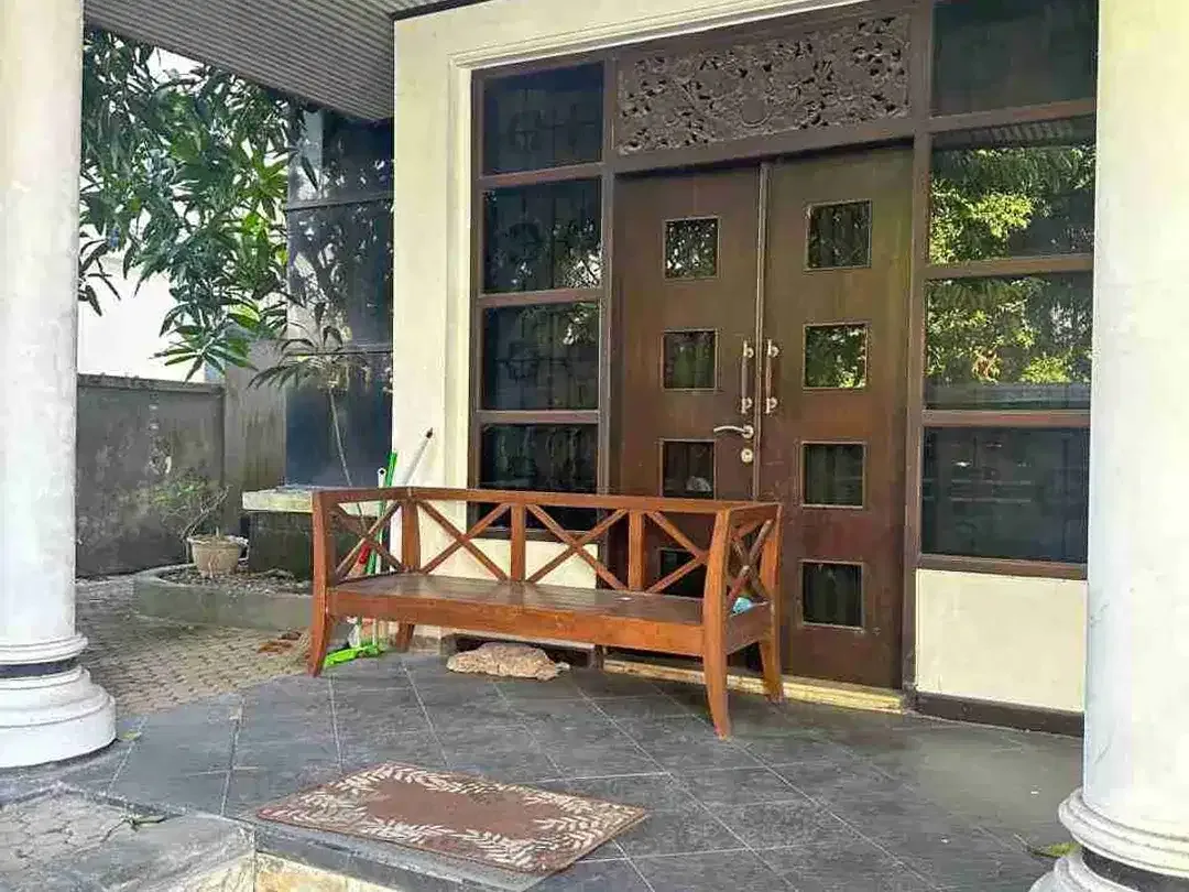 Best Deal, Rumah 3 Lantai Seharga Tanah di Denpasar Barat - Image 2 of 10