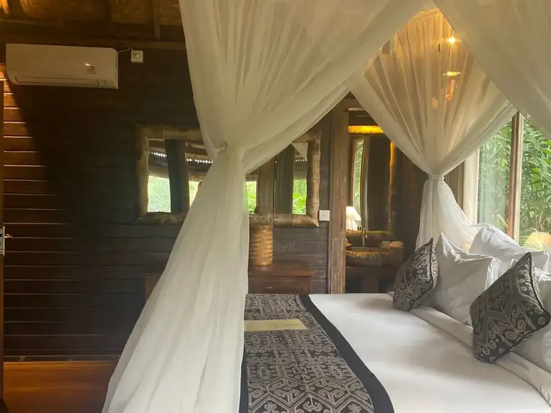 DIJUAL VILLA WITH RICEFIELD AND JUNGLE VIEW - Image 7 of 10