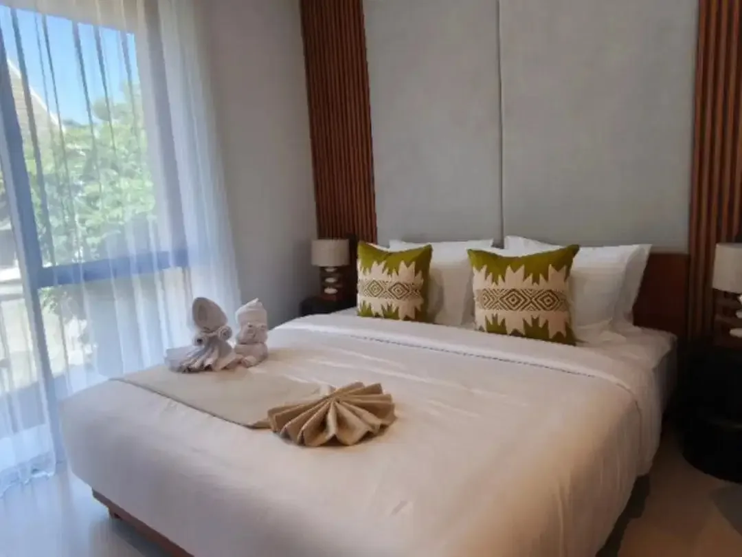 FREEHOLD OR LEASEHOLD STRATEGIC QUIET LUXURY VILLA IN RENON SANUR - Image 3 of 10