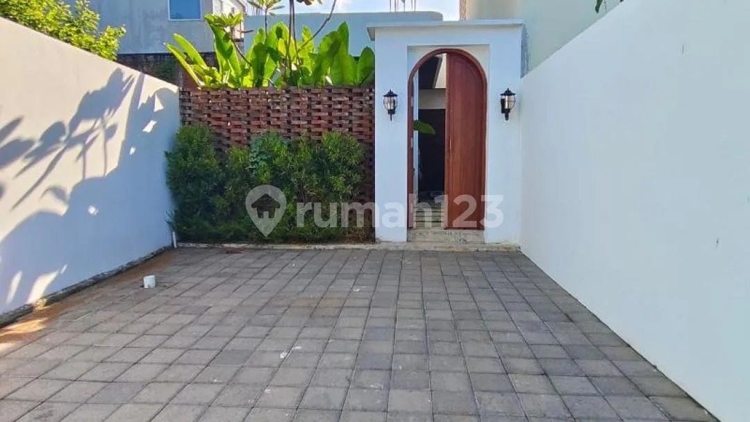 Rumah Industrial Stylish In Mumbul Nusa Dua Badung - Image 1 of 4
