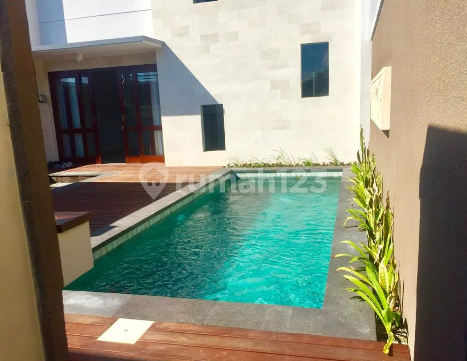 Modern And Spacious 3 Bedrrom Villa In Prime Ungasan Area - Image 1 of 4