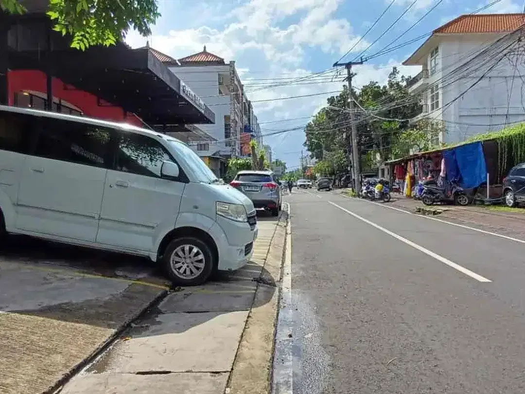 TANAH PREMIUM KUTA - 3 AKSES JALAN - COCOK VILLA & RESTO - DEWI SRI - Image 3 of 10