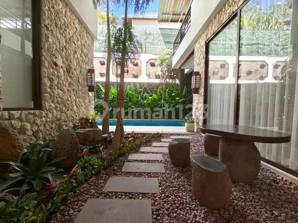 Brand New 4 Bedrooms Villa At Strategic Location, Near Jimbaran Beach - Image 4 of 4