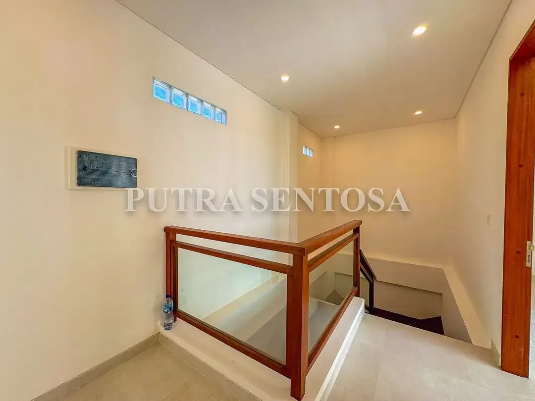 VILLA CANGGU BRAND NEW MODERN FOR SALE FREEHOLD - Image 10 of 10