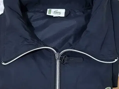 JAKET HUJAN LACOSTE - Image 9 of 10
