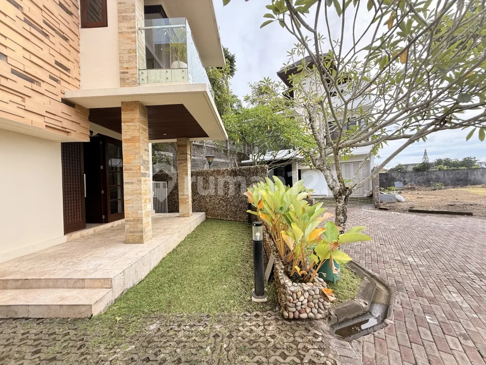 Villa Dalam Lingkungan Cluster Jimbaran 3 Bedroom 281M2 - Image 2 of 4