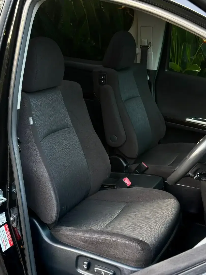 Toyota Alphard SC 2.4 CBU Japan Pilot Seat Matic Low KM Original - Image 8 of 10