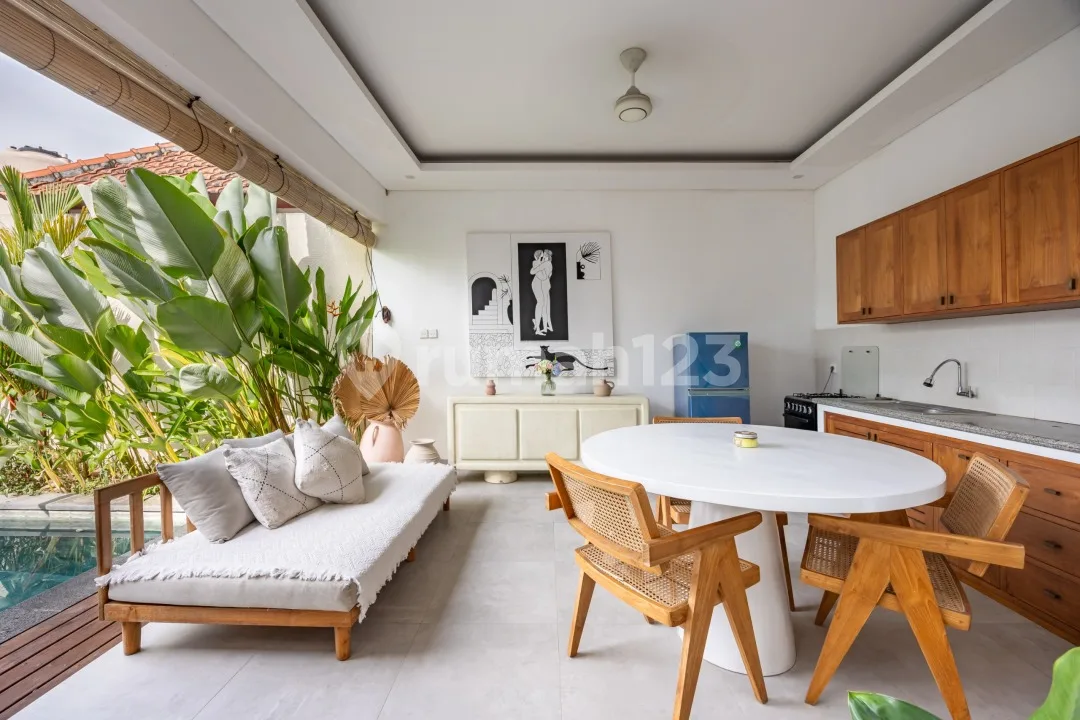 villa with open living room, 2 bedrooms, and a private pool - Image 4 of 4