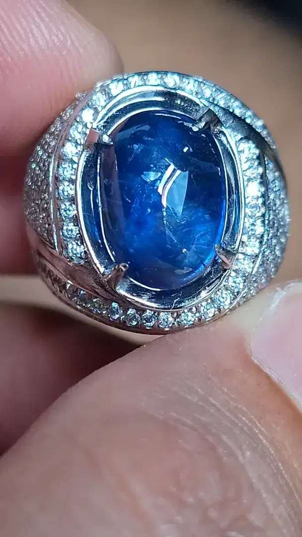 Natural blue sapphire - Image 3 of 4