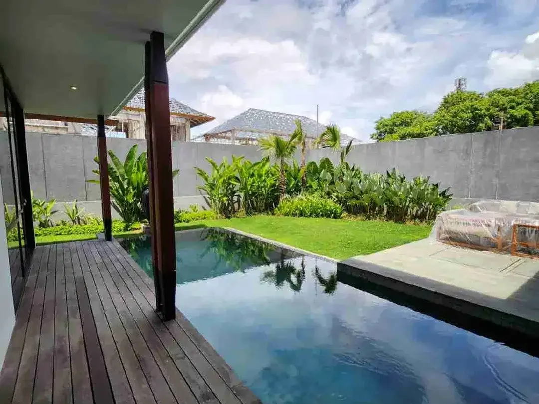 Dijual Luxury Villa 3 bedroom di kawasan elite Jimbaran Hijau dengan one gate system dan  Full Furnished - Image 2 of 10