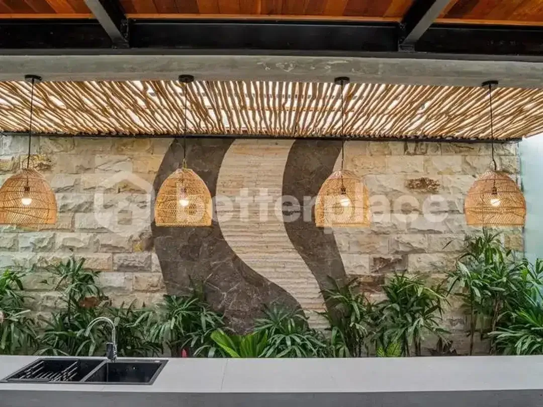 Modern and Spacious 4 Bedroom Villa in Kerobokan Area - Image 7 of 10