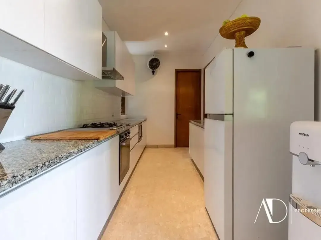 FREEHOLD | CONTEMPORARY TROPICAL ESTATE IN PERERENAN - Image 9 of 10