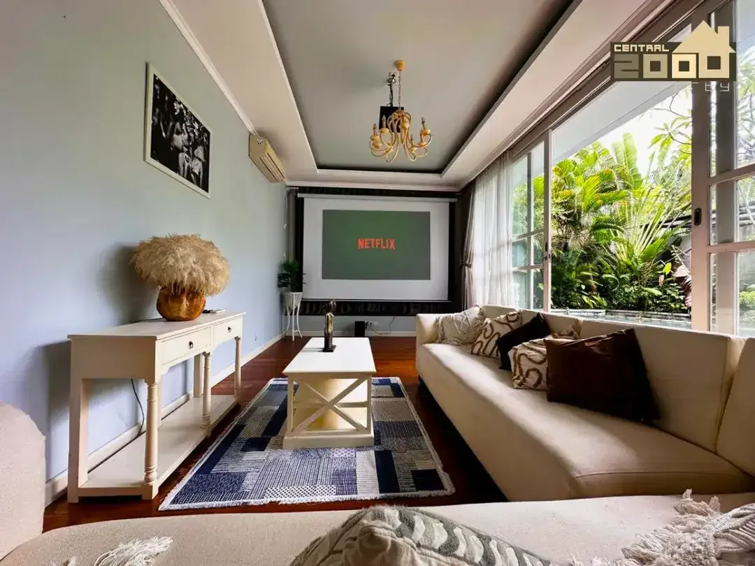 Exclusive Villa Berawa – Walk to Beach, Finns & Cafe Hits - Image 2 of 10