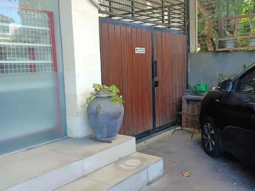 Dijual Rumah bonus Ruko di jalan utama By pass Sanur - Image 4 of 10