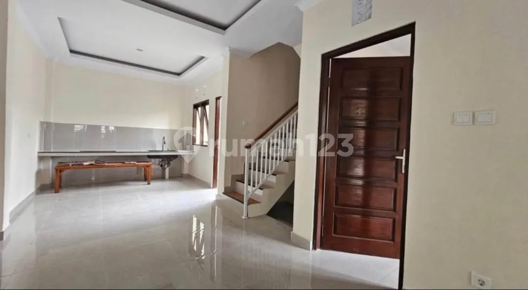 Rumah Lantai 2 Mewah Premium di Lc Kediri Tabanan Dekat Bypass Sukarno Kota Tabanan - Image 2 of 4
