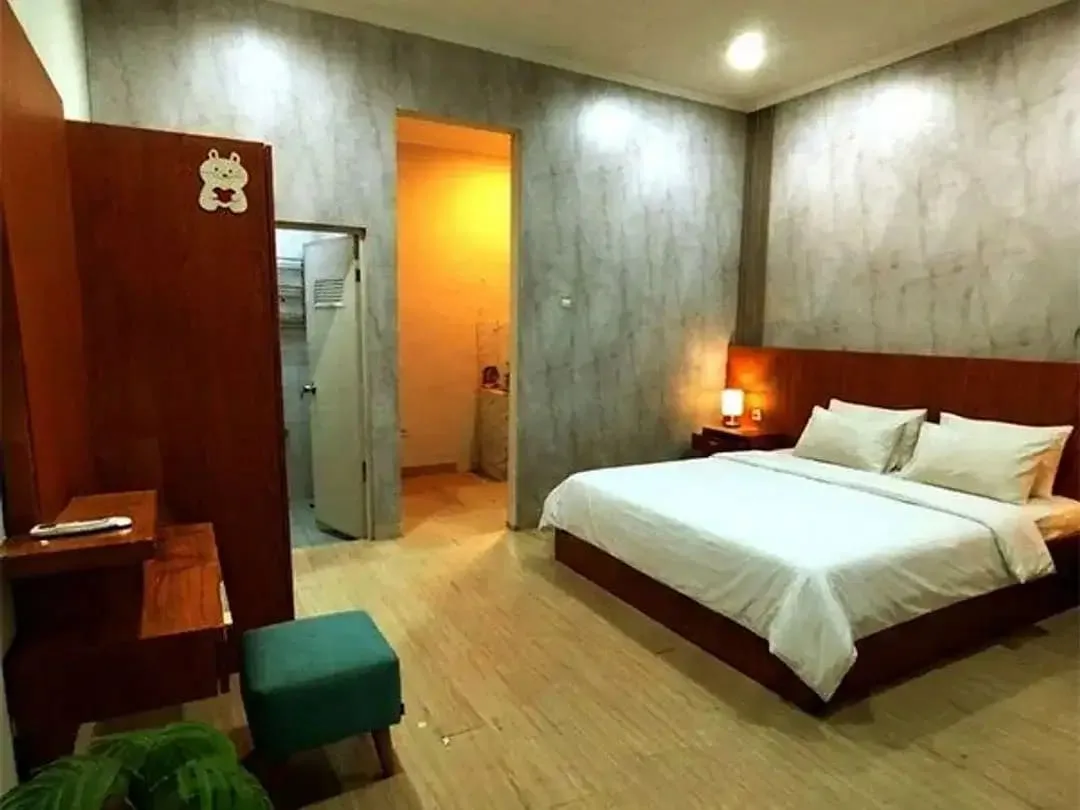 (AMR-047.SCO)  Home Studio 1-Br Eksklusif di Renon - Full Furnished & Siap Huni - Image 2 of 10
