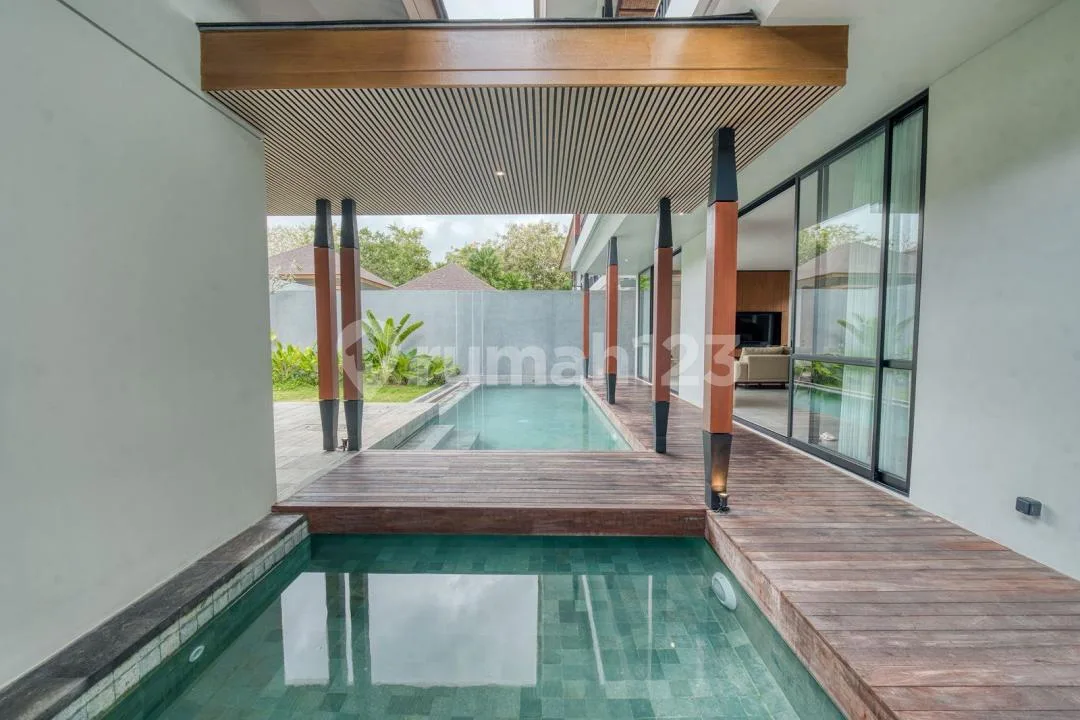 Villa Premium 4 Bedrooms Dalam Kawasan Exclusive di Jimbaran - Image 3 of 4
