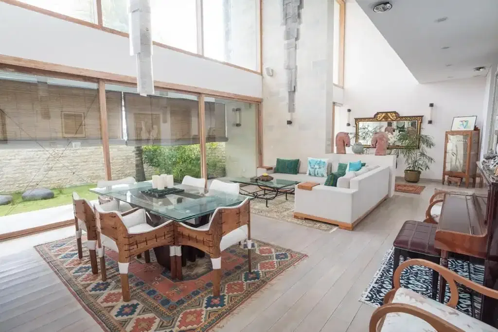 LUXURY PRIVATE VILLA STRATEGIC NEAR BEACH CEMAGI - Image 7 of 10