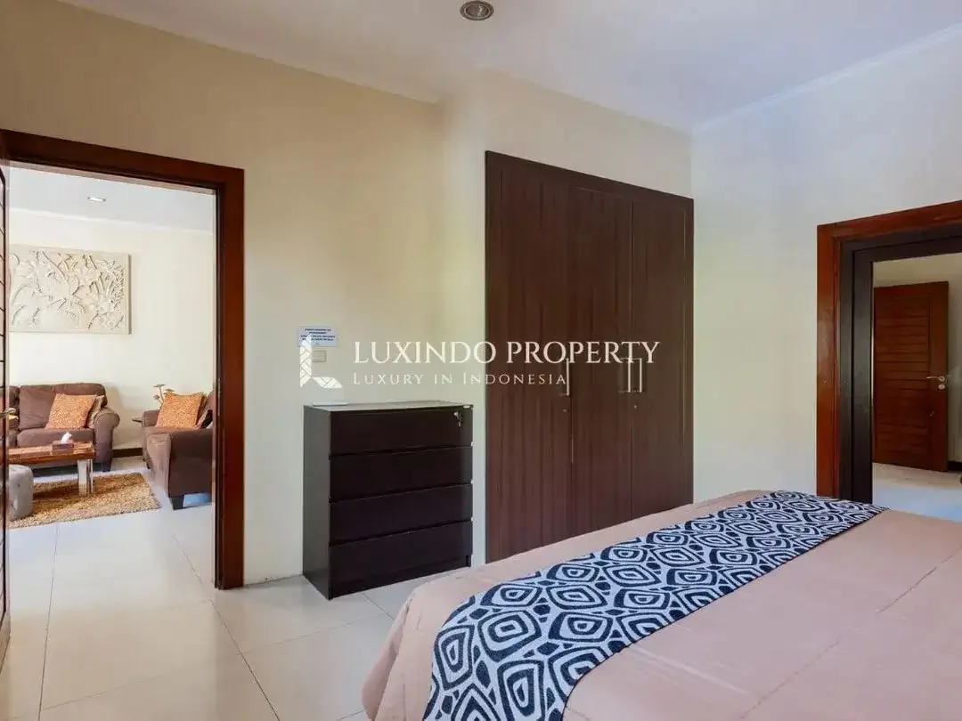 DIJUAL VILLA DENGAN 3 KAMAR TIDUR DI LEGIAN - Image 8 of 10