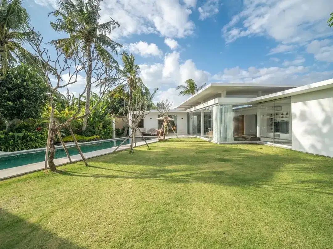 Freehold - Timeless Tropical Villa with Sophisticated Charm in Umalas - Image 1 of 10