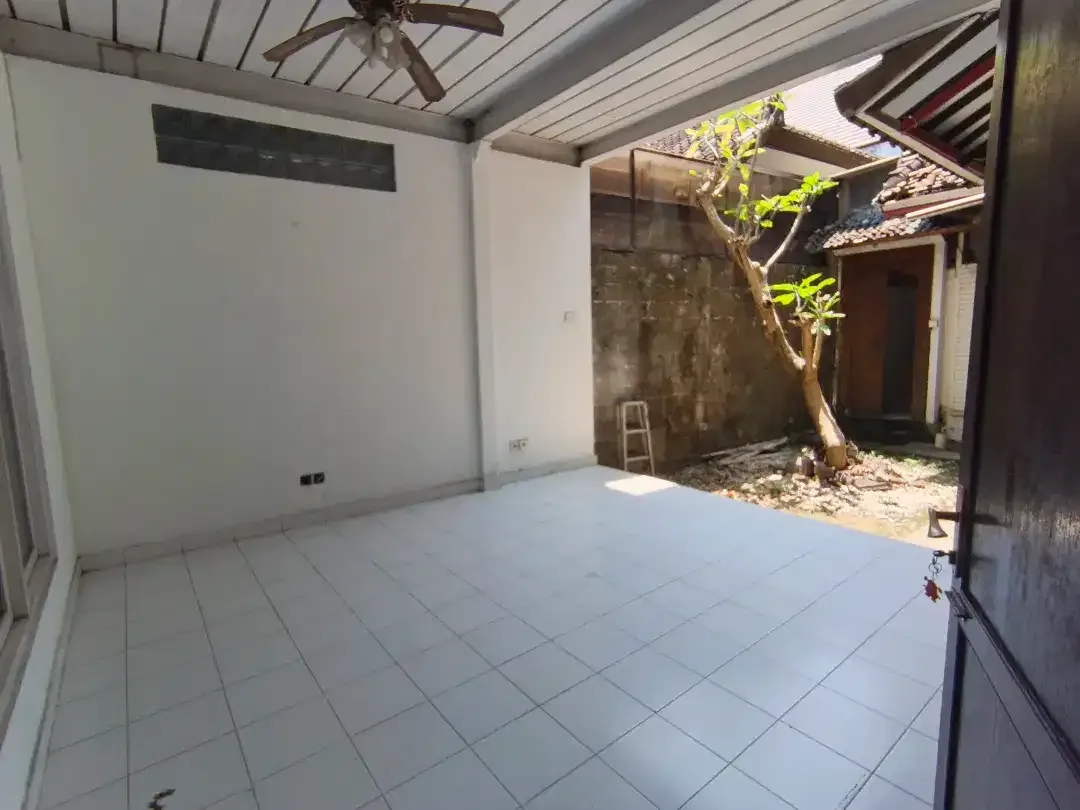 Down Price! Disewakan Villa 4BR Unfurnished Dekat Plaza Renon Denpasar - Image 3 of 10