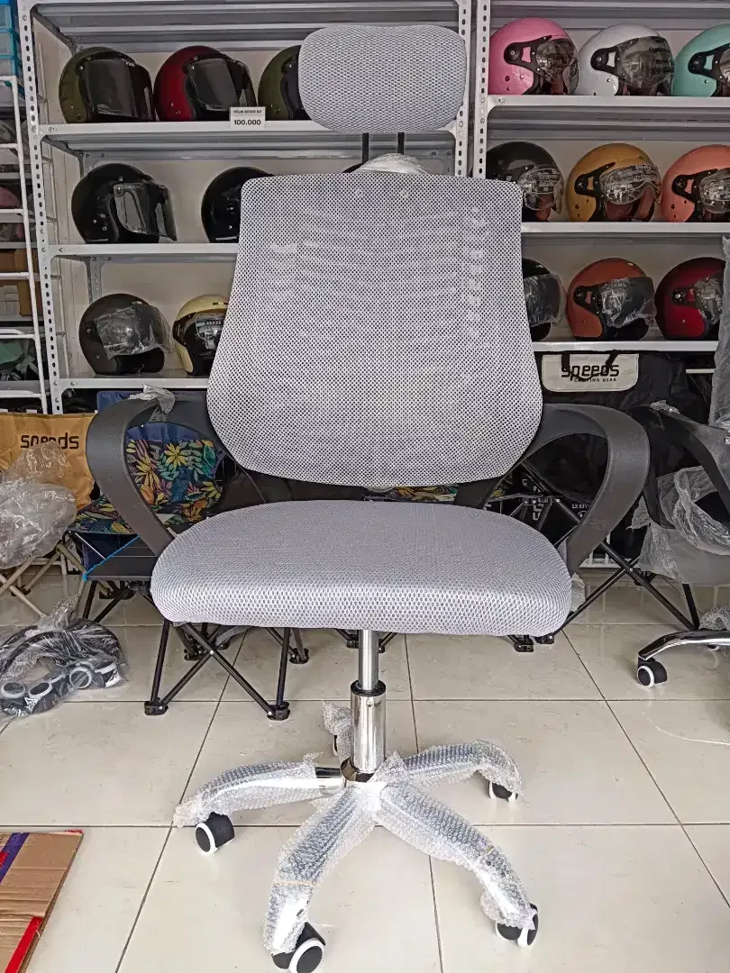 Kursi Kantor/Belajar/Kerja Hidrolik Putar Ergonomis Sandaran Kpala-Abu - Image 1 of 7