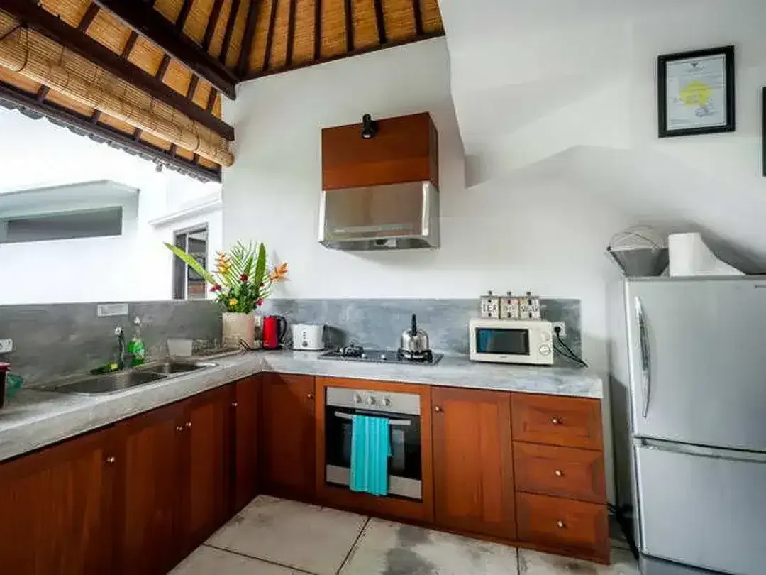 Luxurious 5-Bedroom Villa with Magnificent Pool in Seminyak - Image 2 of 10