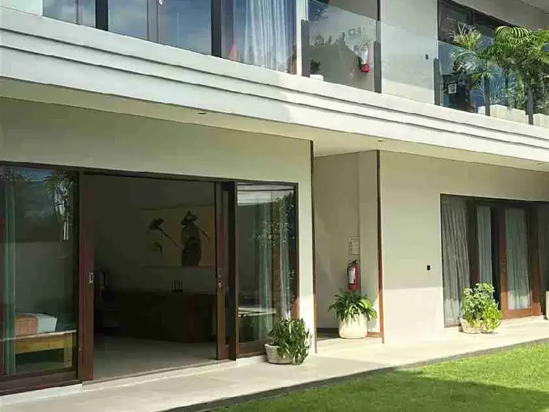 DIJUAL / FREEHOLD : Modern Villas 7 Beds, Paddie View, Batu Bolong, Canggu, Bali - Image 1 of 10