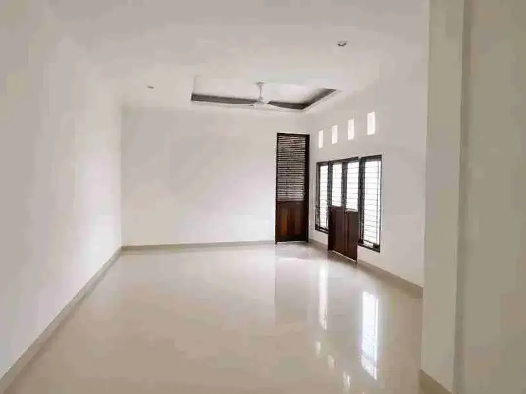 Jual Rumah 2lt Lokasi Jl Patih Nambi Ubung Denpasar Utara area Pemukiman.1 - Image 2 of 10