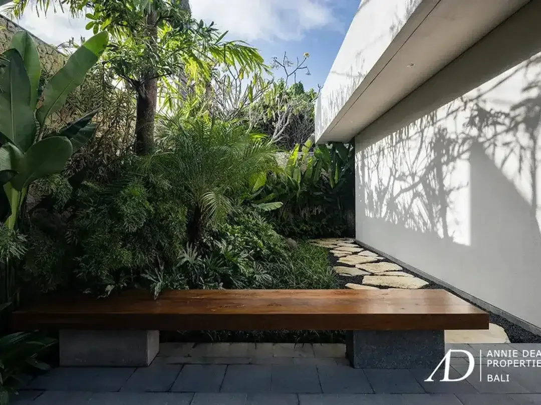 FREEHOLD | HIGH-QUALITY CONTEMPORARY VILLA IN PRIME UMALAS - Image 4 of 10