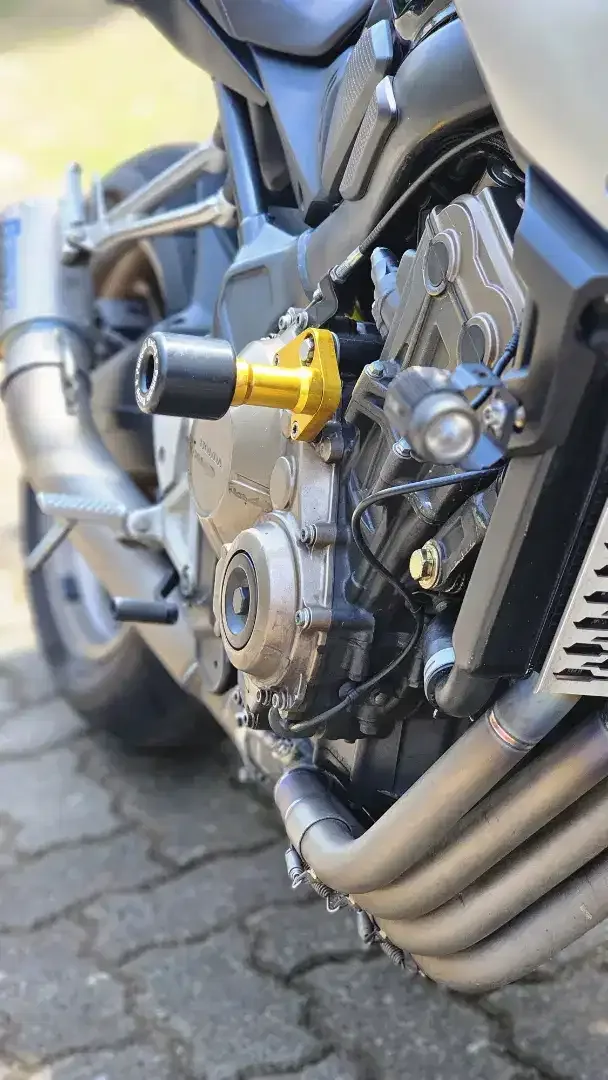 Honda CB650R Neo 2022 warna black, kondisi cakep, siap pakai. No PR. - Image 4 of 10
