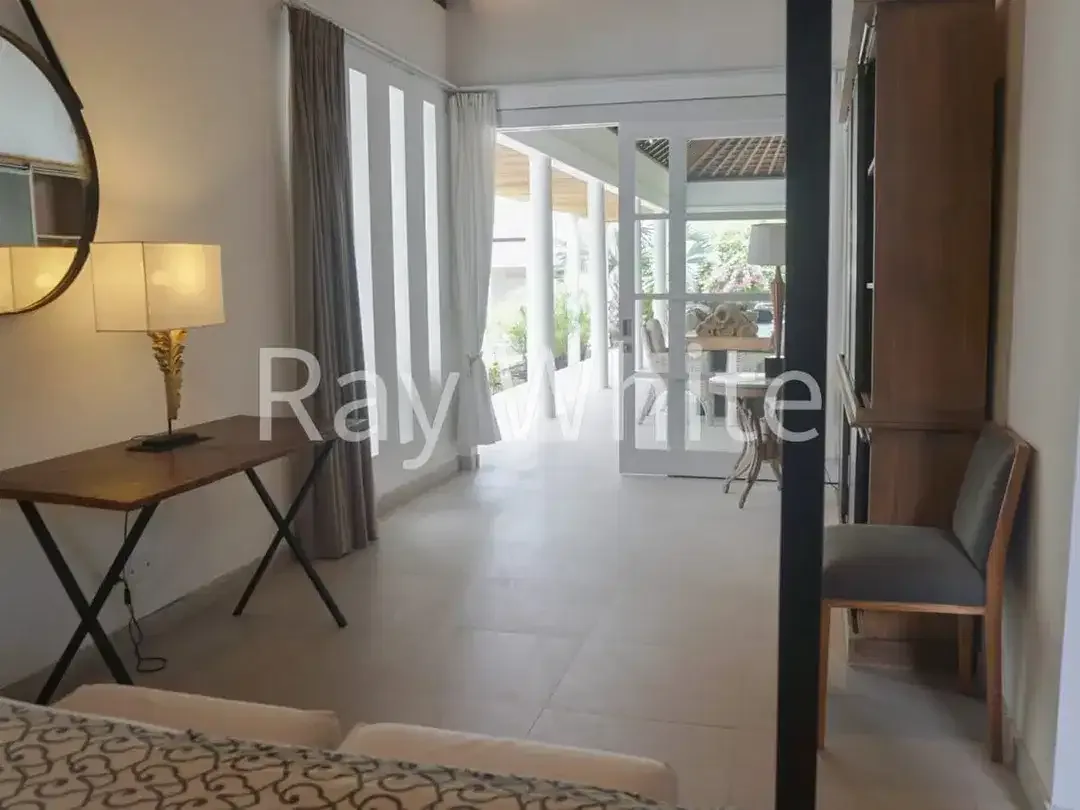 Leasehold - Tranquil 3-Bedroom Villa with Expansive Garden Prime Sanur - Image 9 of 10