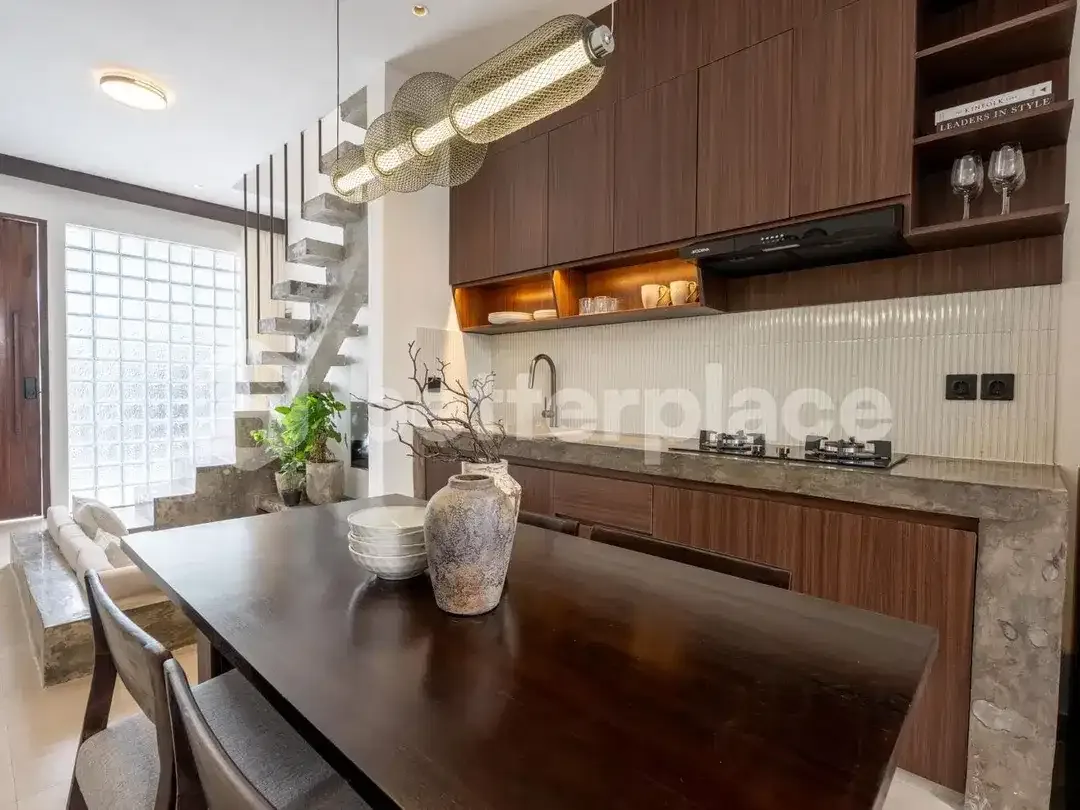 Stylish Two-Level Leasehold Villa in Prime Canggu Area - Image 2 of 10