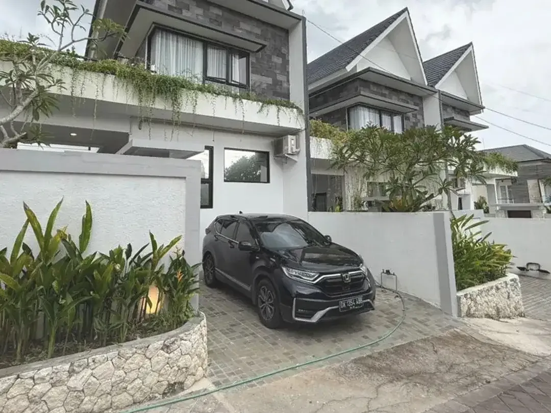 Dijual Villa Brand New - Berlokasi di Siligita - Image 1 of 7