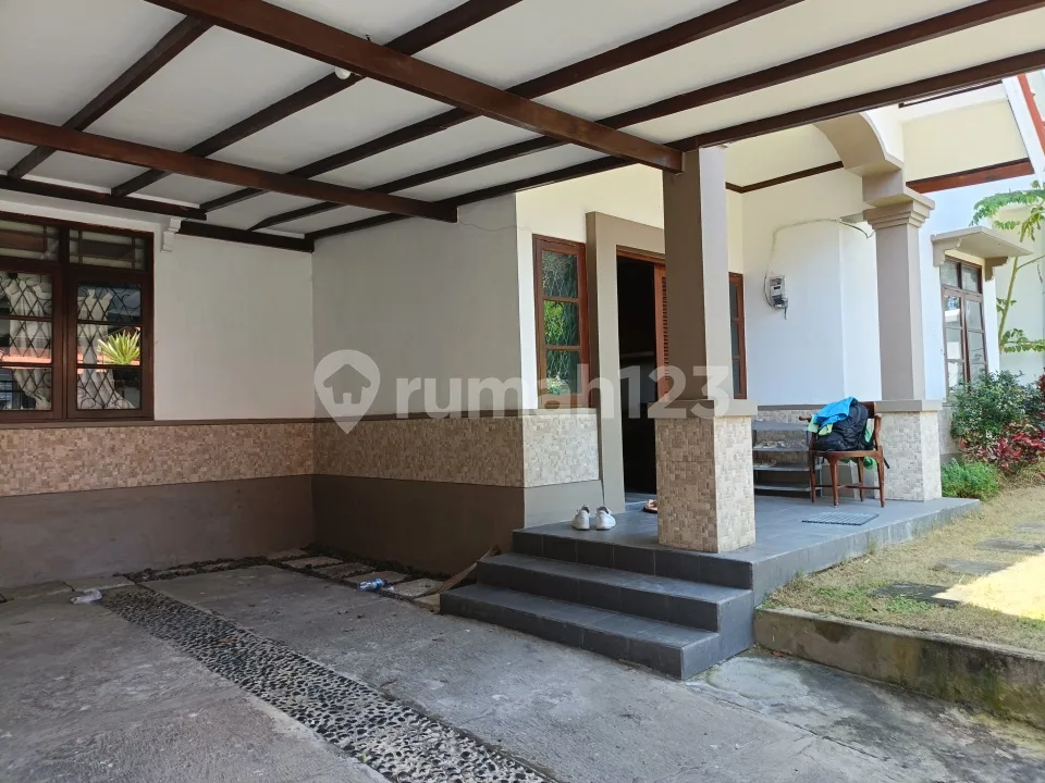 Rumah 1 Lantai Cantik di Taman Griya Dekat Klub Jimbaran - Image 2 of 4