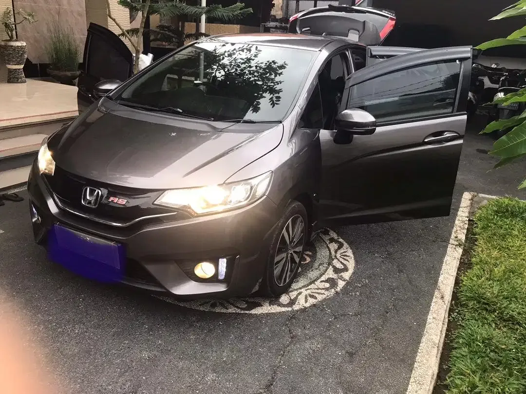 Jazz RS Matic Vtec 1500 cc - Image 10 of 10