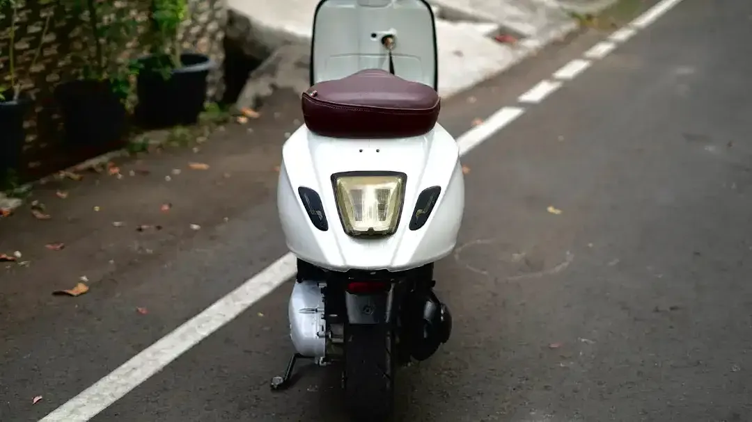 VESPA PRIMAVERA 150 3V 2015 PUTIH - TERMURAH - Image 6 of 7