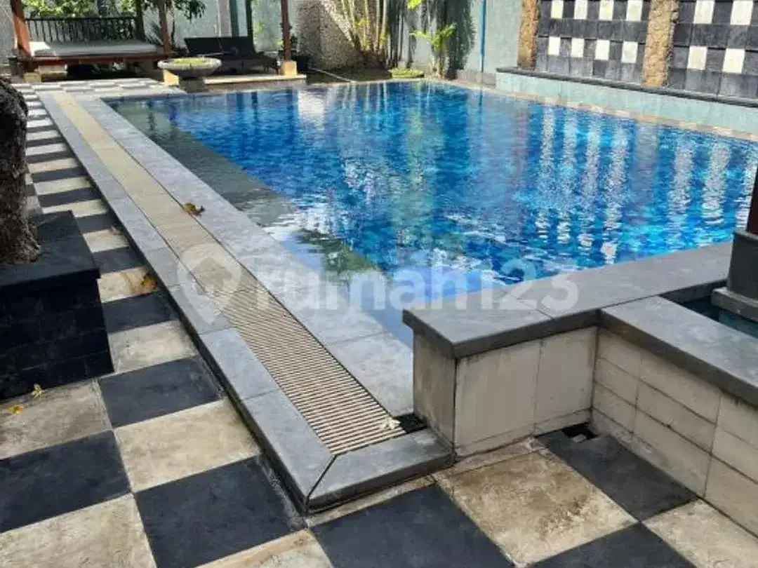 Vila Klasik Mewah di Kerobokan, Premium Area Strategis - Image 1 of 10