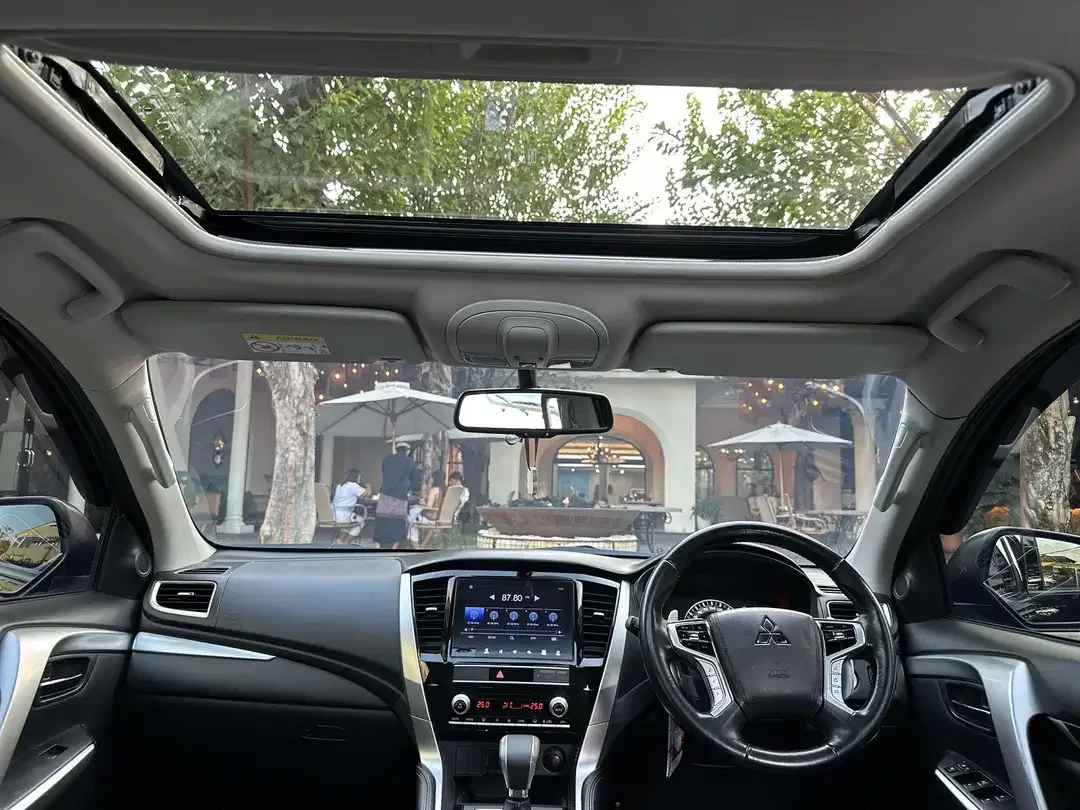 PAJERO SPORT DAKAR 4x2 AT DIESEL 2022 ASLI BALI - Image 9 of 10