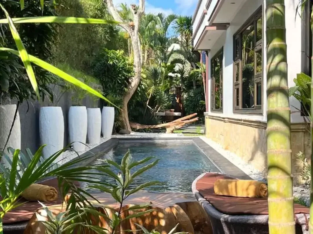 VILLA MEWAH 2 LANTAI DI PURI GADING JIMBARAN BADUNG, BALI - Image 3 of 10