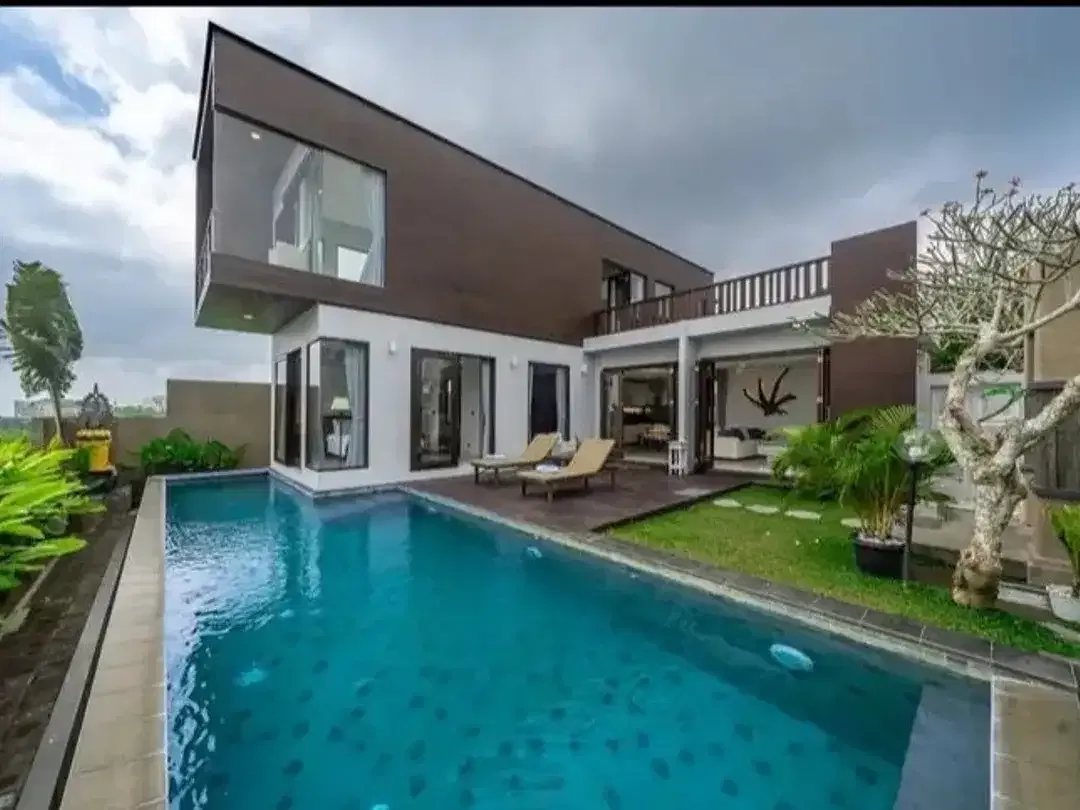VILLA BARU OCEAN VIEW BIG POOL KAWASASN STARTEGIS DI JIMBARAN - Image 1 of 10