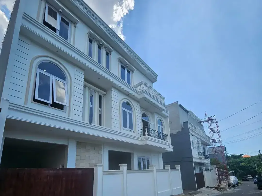 For sale  Di jual rumah lantai 3 Lokasi di jl kusuma bangsa bungtomo - Image 2 of 4