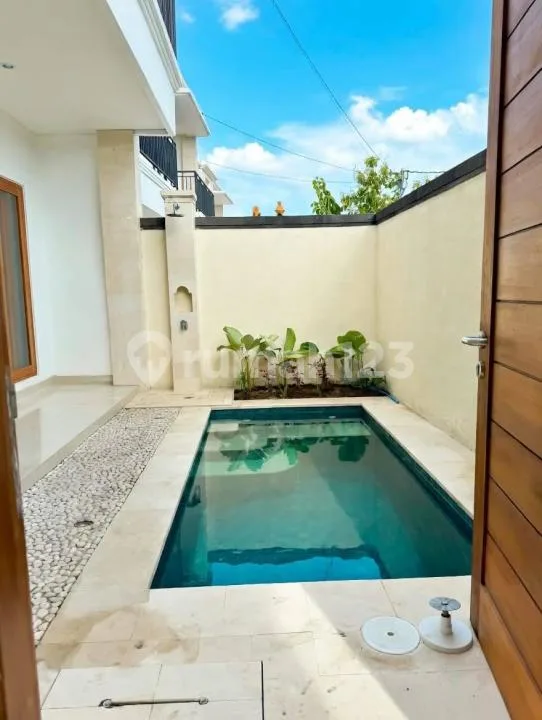 Rumah Baru 3 Kamar Kolam Renang Strategis Raya Padang Badung - Image 2 of 4