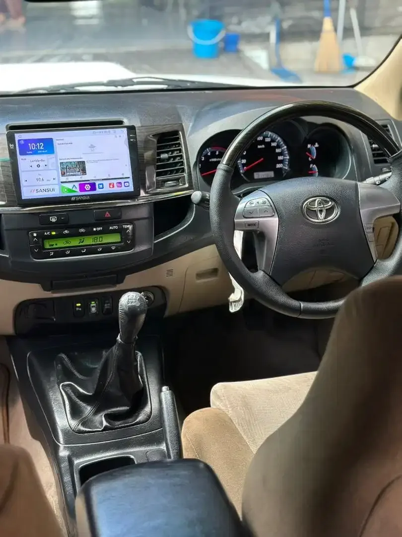 FORTUNER TRD VNT 2014 TURBO MANUAL ASLI BALI LOW KM ISTIMEWA - Image 9 of 10