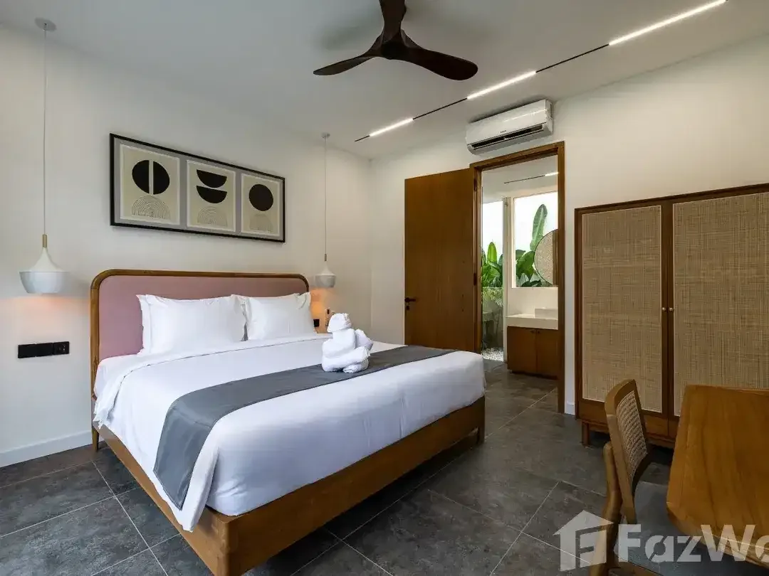7 Bedroom Villa for sale in Batu Bolong, Bali - Image 8 of 10